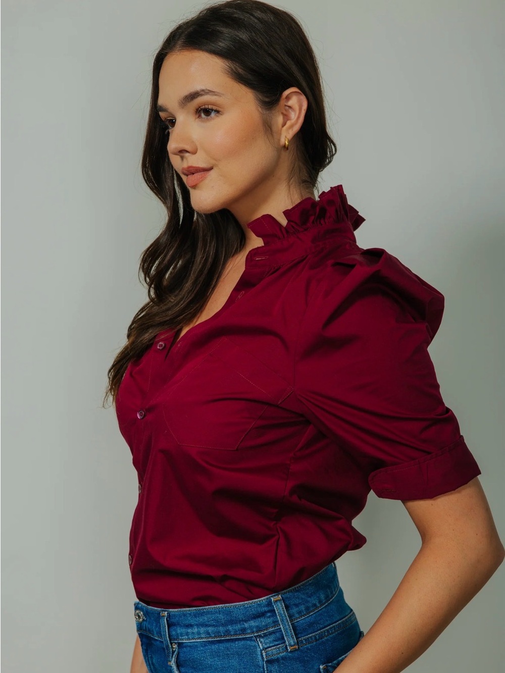KMJ Kate McHale Jensen Button Down Bontina Femme Fit Small S Ruffle Burgundy